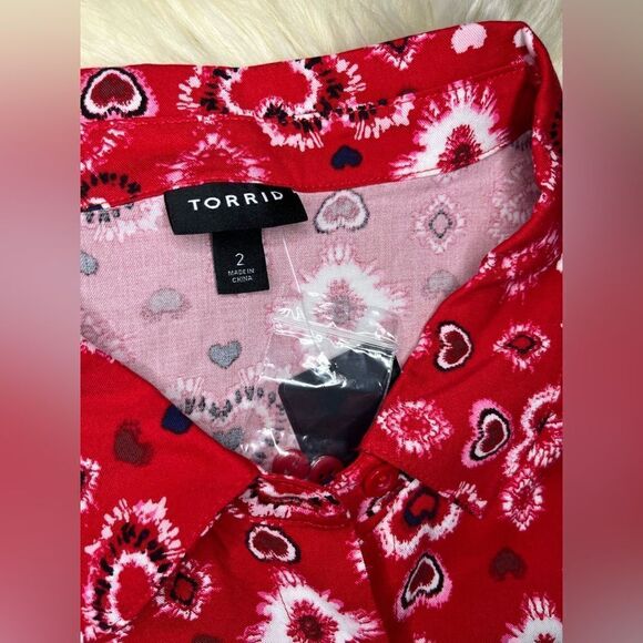 Torrid Red Paisley heart w/Pocket button down blouse sz 2X - Picture 3 of 11